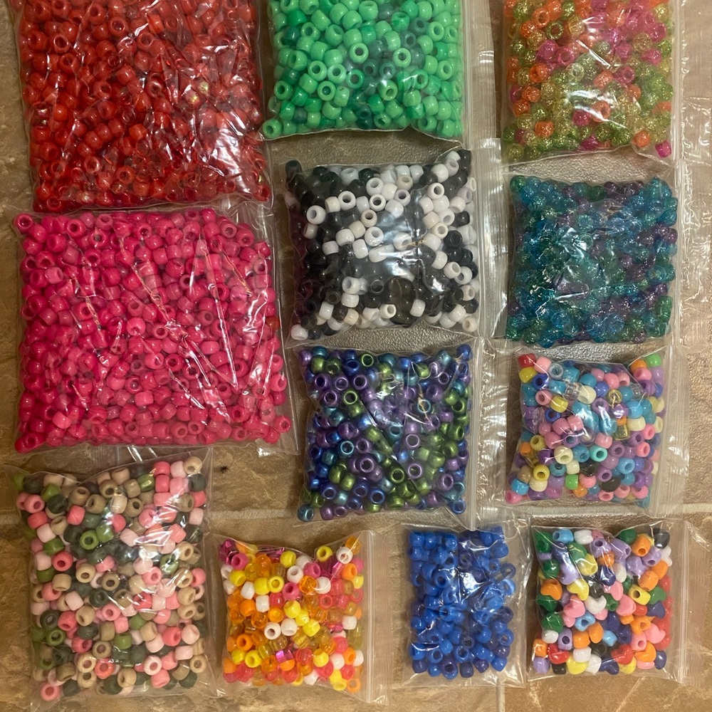 Assorted Craft Beads - Picture 6 of 9